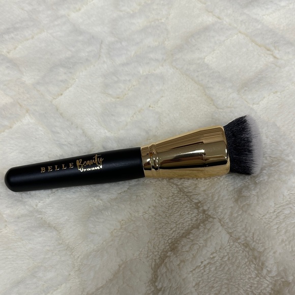 Belle by Kim Gravel Other - Belle by Kim Gravel Black Handle & Gold Ferrule Kabuki Brush